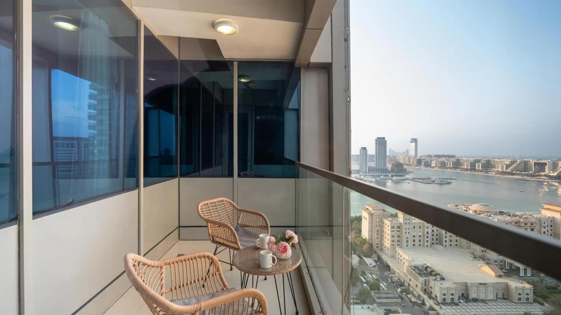 Ultimate Stay Spacious 1Br Sea View Great Location In Dubai Marina Apartment
