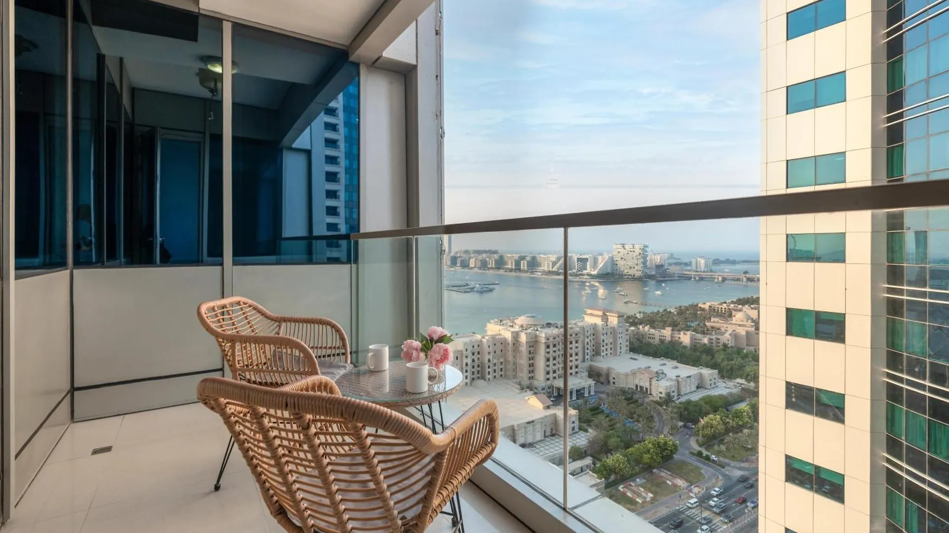 Ultimate Stay Spacious 1Br Sea View Great Location In Dubai Marina